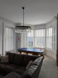 Luxury Victorian 5 bedroom apartment by Lady road apartments