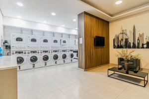 Studio completo em Alphaville com vaga Selenita 1