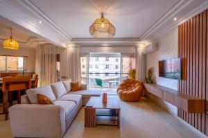 Elegant Apartment Marrakech City Center Gueliz Victor Hugo Balcony View 2BR - mus