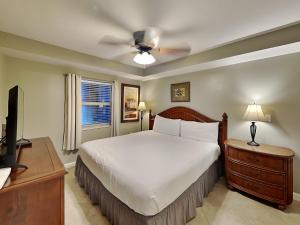 Pelican Isle #302