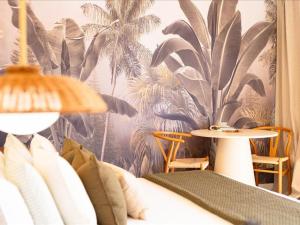 Newly Remodeled Waikiki Condo, 5 Min Walk to Beach, Rooftop Pool l Ocean Nook