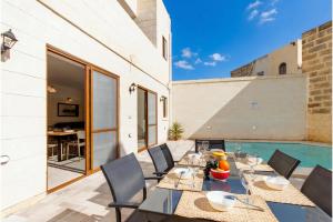 Nadurija, So Nice Gozitan Villa + Pool - Happy Rentals
