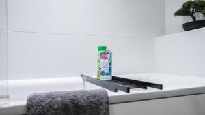 Near Tower Bridge - Stylish 1BR Flat - Parking - Sleeps 6