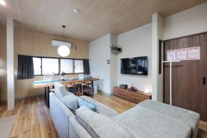 T302 Elegant Private Villa Near Hie Shrine Sleeps 13