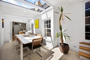 Eastside Oasis - Heart of Norwood with Poolside Garden