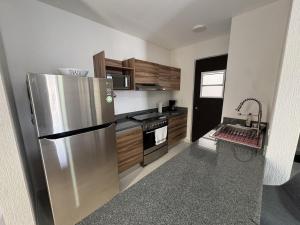 Comfortable 2BR Condo pool & gym