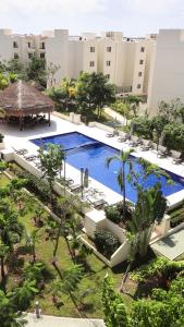 Comfortable 2BR Condo pool & gym