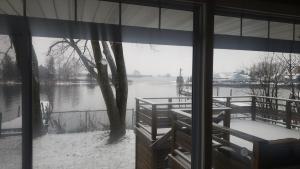 Waterfront The Hearding Island