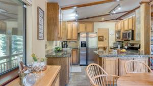 Wildwood by AvantStay Hot Tub 5mins to Lake