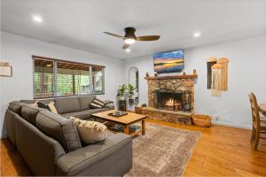 Bearfoot Summit Haus - Walk to Slopes, Close to Lake