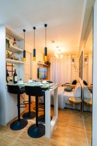 Casa Francheska Arezzo Place Davao