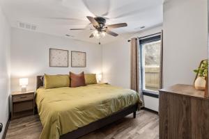 Washington Park 2 BR Casita w Private Backyard!