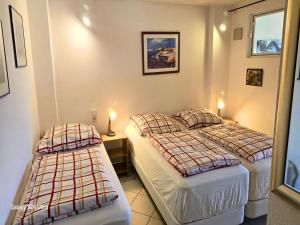 Mobile Home im Ferienpark mit Seezugang