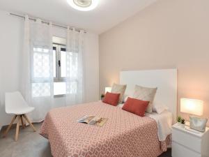 Chic Las Palmas Apartment for 3