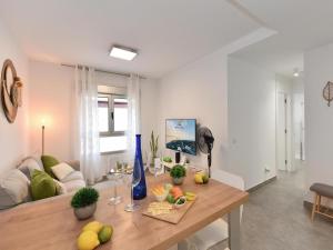 Chic Las Palmas Apartment for 3