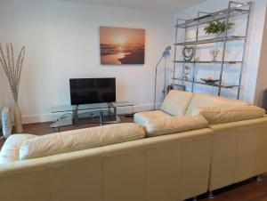 Prime Central London Riverside Manhattan Apartment