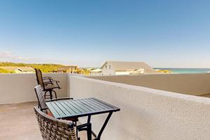 TOPSL Beach Manor 401