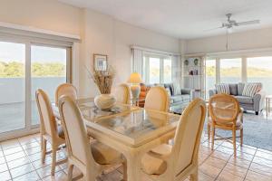 TOPSL Beach Manor 401