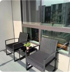 Hollywood Walk of Fame Studio FREE Parking & Gym