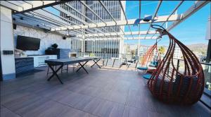 Hollywood Walk of Fame Studio FREE Parking & Gym