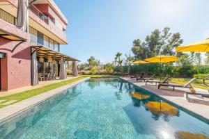 Amelkis Golf Manor
