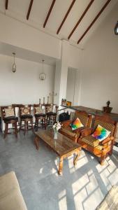 Club Woods Villa - Gaikwads Woods Villa B12E