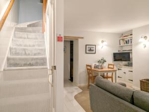 Mousehole in Aberdyfi Charming Seaside Fishermans Cottage