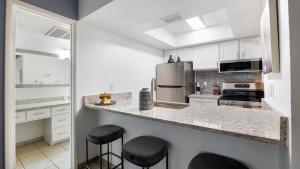 Landing Incredible Studio in Glendale
