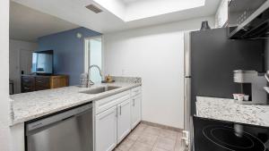 Landing Incredible Studio in Glendale