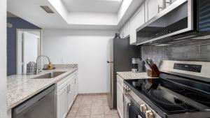Landing Incredible Studio in Glendale