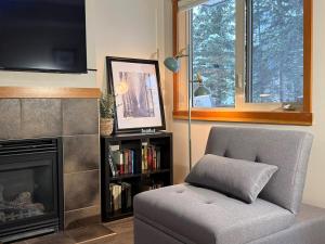 One Bedroom Mountain View Condo - Lodges at Canmore