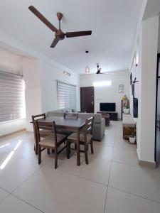 Urban Heaven AC Peaceful, cozy stay with in a city