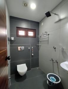 Urban Heaven AC Peaceful, cozy stay with in a city