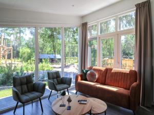 Stylish Bungalow in Hoenderloo for 6