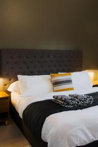 Otis House - Stylish Mid-Century - 15 Min to Geelong & Torquay