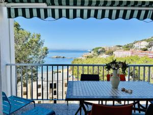 Apartamento con Terraza a 1 min de Playa Almadrava y Parking - ES-258-44