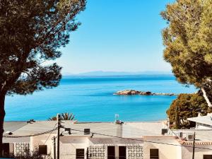 CORSARIO. Apartamento con Terraza a 1 min de la Playa de Almadrava - ES-258-70