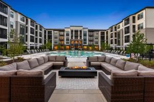 Landing Chic 1BD in Westport