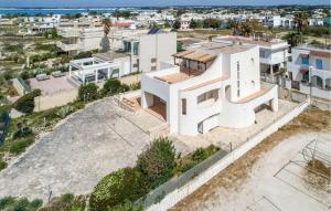 Beautiful Apartment In Porto Cesareo With Wifi