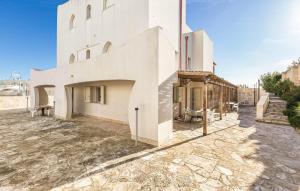 Beautiful Apartment In Porto Cesareo With Wifi