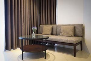 Top Floor Studio Non-Resort Unit Tambuli Tower D