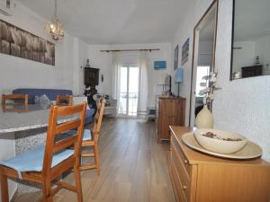 Apartamento céntrico con aire acondicionado y WiFi en LEscala, cerca de la playa y tiendas - HISP-7-27