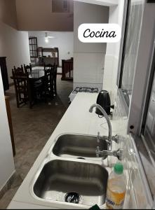 Casa Centro Planta Alta Estadio Fórum Terminal Peatonales A Minutos del Nodo Tecnológico hasta 8 huéspedes