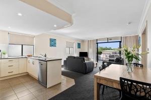 Cityville Apartments & Motel