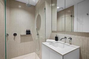 Gorgeous Melbourne Views - Stunning 2BR Southbank!