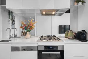 Gorgeous Melbourne Views - Stunning 2BR Southbank!