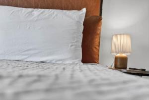 Luxury 2BR 2BA Prime Downtown Boston