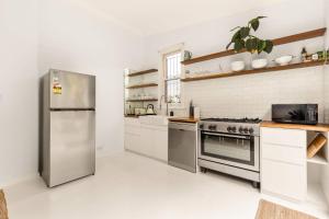 Bondi Family Friendly Retreat with Pool