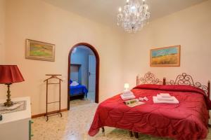 Villa Alberti Apt Emma 900m from Garda lake with Shared Garden - Happy Rentals
