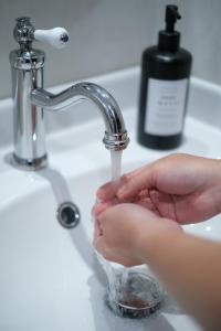 2BR City Center Stay - Santorini Style, Near MRT, Sudirman area